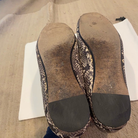 Vince Snakeskin Pattern “Paz” Leather Loafer Black/White/Grey Size: 8.5 - Picture 7 of 10